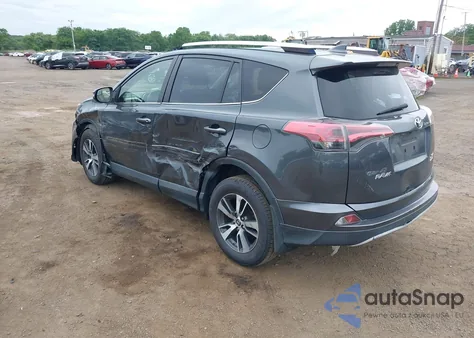 2016 Toyota Rav4 Xle z USA, uszkodzony, nr VIN JTMRFREV9GD192858